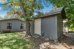 1812 Burbank St, Austin, TX 78757 - Photo 20