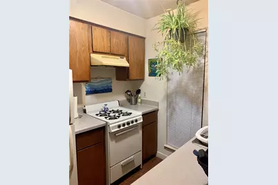 105 E 31 Street #101, Austin, TX 78705 - Photo 4