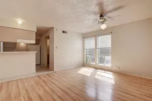 105 E 38th St, Austin, TX 78705 - Photo 4
