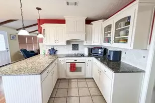 209 Crest Dr, Kingsland, TX 78639 - Photo 10
