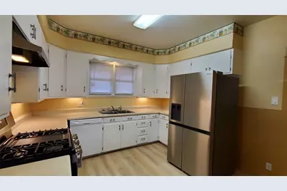 1117 W 4th Street, Taylor, TX 76574 - Photo 10