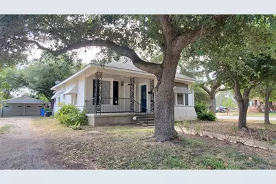 1117 W 4th Street, Taylor, TX 76574 - Photo 1