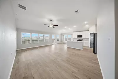 2969 Greenbriar, Seguin, TX 78155 - Photo 4