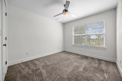 7312 E Ben White Boulevard #10, Austin, TX 78741 - Photo 32