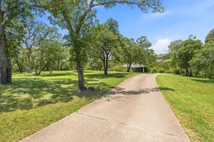 8204 Malish Ct, Austin, TX 78746 - Photo 30