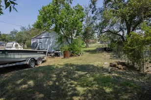 650 S Main St, Giddings, TX 78942 - Photo 12
