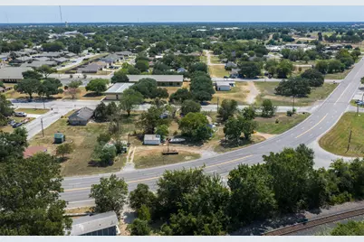 650 S Main Street, Giddings, TX 78942 - Photo 20