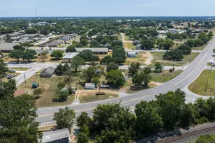 650 S Main St, Giddings, TX 78942 - Photo 20