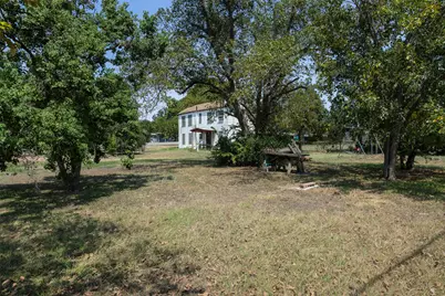 650 S Main Street, Giddings, TX 78942 - Photo 2