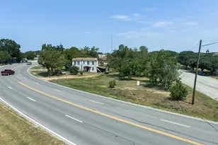 650 S Main St, Giddings, TX 78942 - Photo 22
