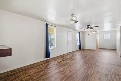 7033 Fm County Road 957, Schulenburg, TX 78956 - Photo 4