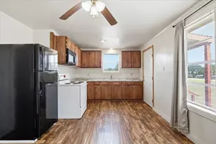 7033 Fm County Road 957, Schulenburg, TX 78956 - Photo 8