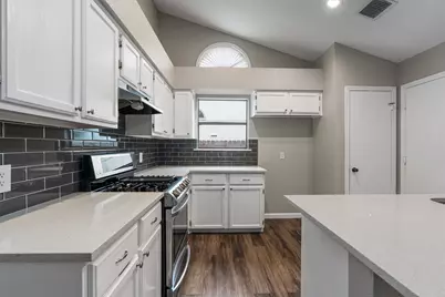 7022 Buccaneer Trail, Austin, TX 78729 - Photo 12