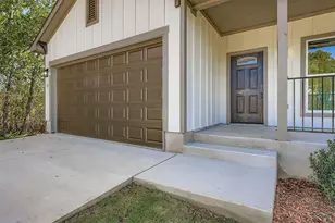 701 E 3rd St, Elgin, TX 78621 - Photo 4