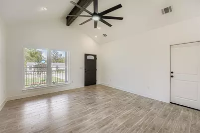 701 E 3rd Street, Elgin, TX 78621 - Photo 8
