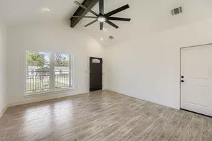701 E 3rd St, Elgin, TX 78621 - Photo 8