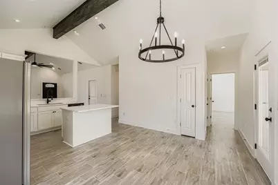 701 E 3rd Street, Elgin, TX 78621 - Photo 10