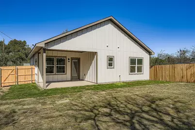 701 E 3rd Street, Elgin, TX 78621 - Photo 28