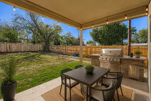 701 E 3rd St, Elgin, TX 78621 - Photo 30