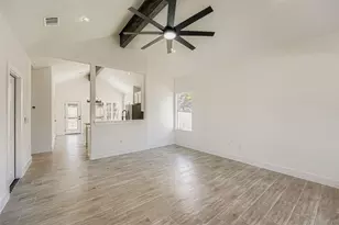 701 E 3rd St, Elgin, TX 78621 - Photo 8