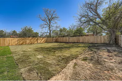 701 E 3rd Street, Elgin, TX 78621 - Photo 26