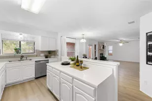 13248 Kerrville Folkway, Austin, TX 78729 - Photo 8