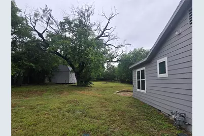 1104 N Hackberry Street, Lampasas, TX 76550 - Photo 10