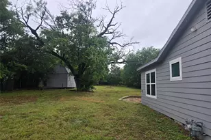 1104 N Hackberry St, Lampasas, TX 76550 - Photo 12