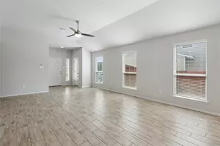 120 Lyndon Dr, San Marcos, TX 78666 - Photo 4