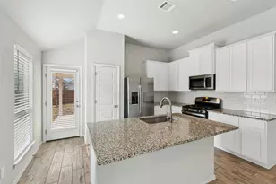 120 Lyndon Dr, San Marcos, TX 78666 - Photo 8