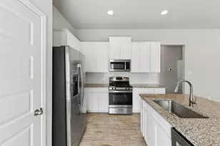 120 Lyndon Dr, San Marcos, TX 78666 - Photo 10