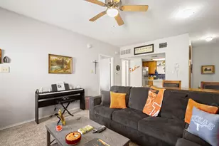 706 W 22nd St, Austin, TX 78705 - Photo 4