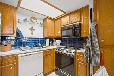 706 W 22nd Street #206, Austin, TX 78705 - Photo 6