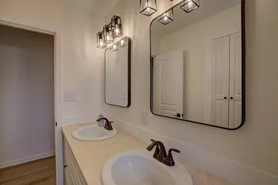 1902 E 18th Street, Georgetown, TX 78626 - Photo 32