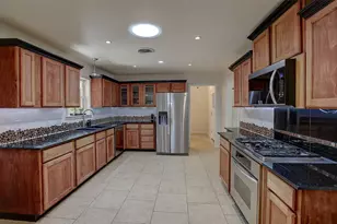 1902 E 18th St, Georgetown, TX 78626 - Photo 8