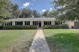 1902 E 18th St, Georgetown, TX 78626 - Photo 2