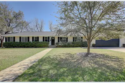 1902 E 18th Street, Georgetown, TX 78626 - Photo 2
