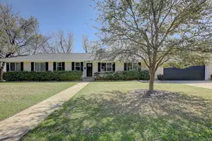 1902 E 18th St, Georgetown, TX 78626 - Photo 1