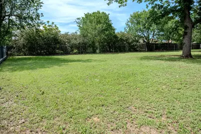 210 Loesch Drive, Elgin, TX 78621 - Photo 36