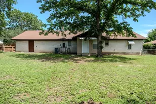 210 Loesch Dr, Elgin, TX 78621 - Photo 34