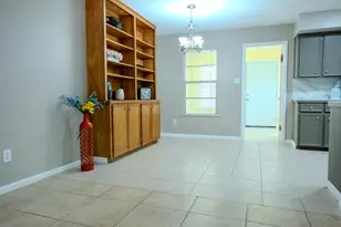 210 Loesch Dr, Elgin, TX 78621 - Photo 14