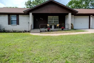 210 Loesch Dr, Elgin, TX 78621 - Photo 1
