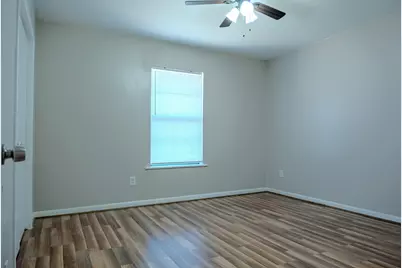 210 Loesch Drive, Elgin, TX 78621 - Photo 22