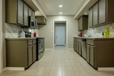 210 Loesch Drive, Elgin, TX 78621 - Photo 4