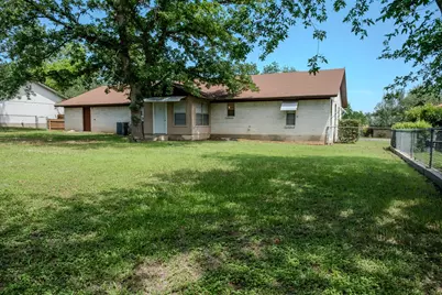 210 Loesch Drive, Elgin, TX 78621 - Photo 30