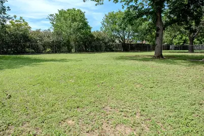 210 Loesch Drive, Elgin, TX 78621 - Photo 34