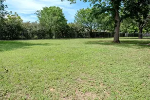 210 Loesch Dr, Elgin, TX 78621 - Photo 34
