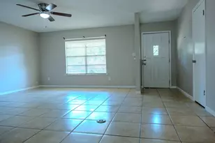 210 Loesch Dr, Elgin, TX 78621 - Photo 8