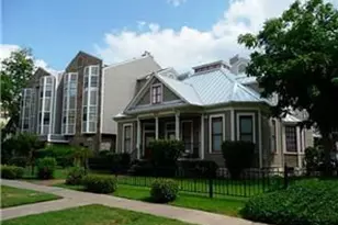 915 W 23rd St, Austin, TX 78705 - Photo 1