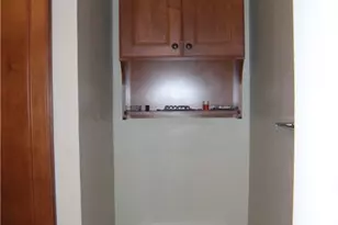 915 W 23rd St, Austin, TX 78705 - Photo 16